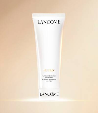 Scatto di Nutrix Rich Cream in ambiente colorato