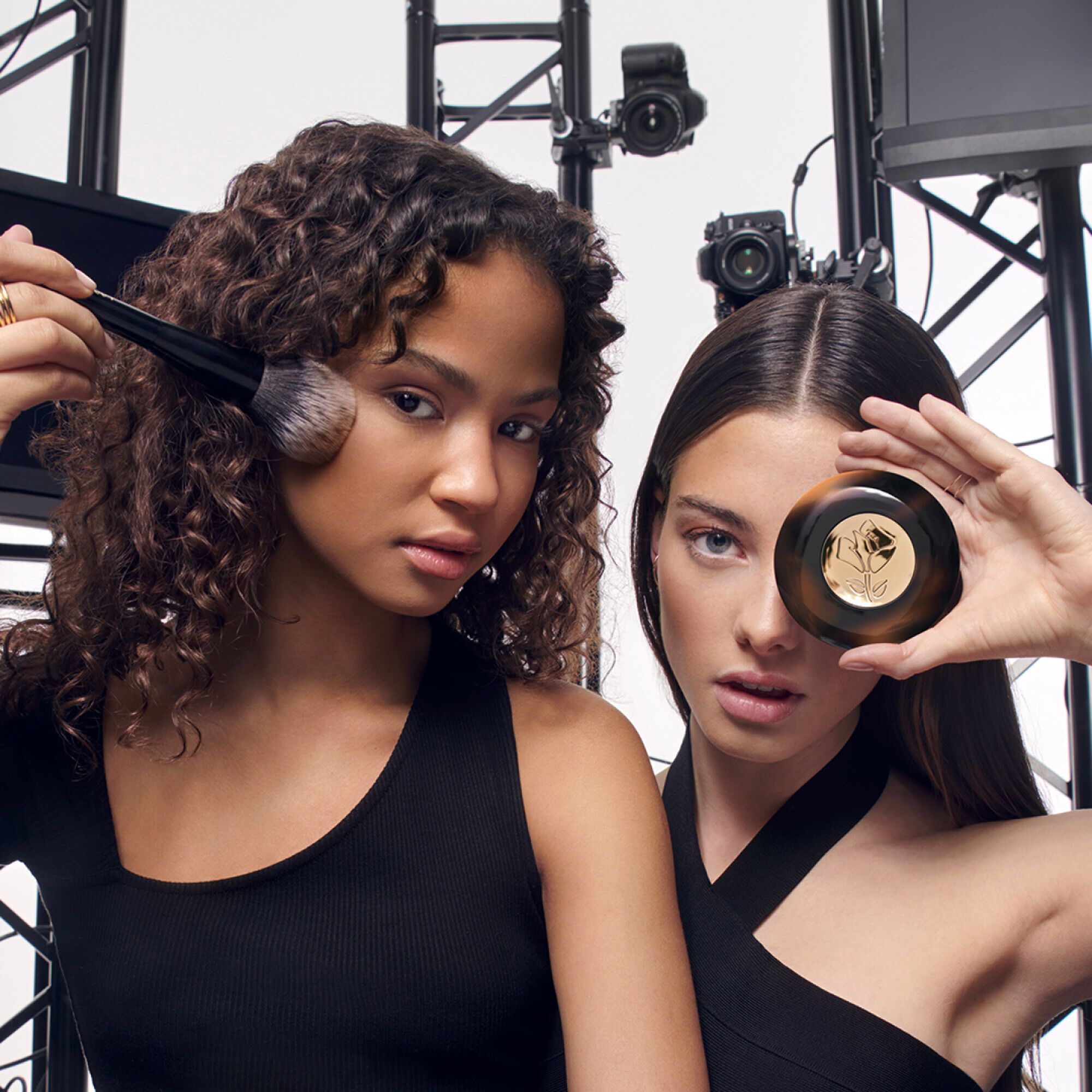 C.E. SKIN TRANSFORMING HIGHLIGHTER