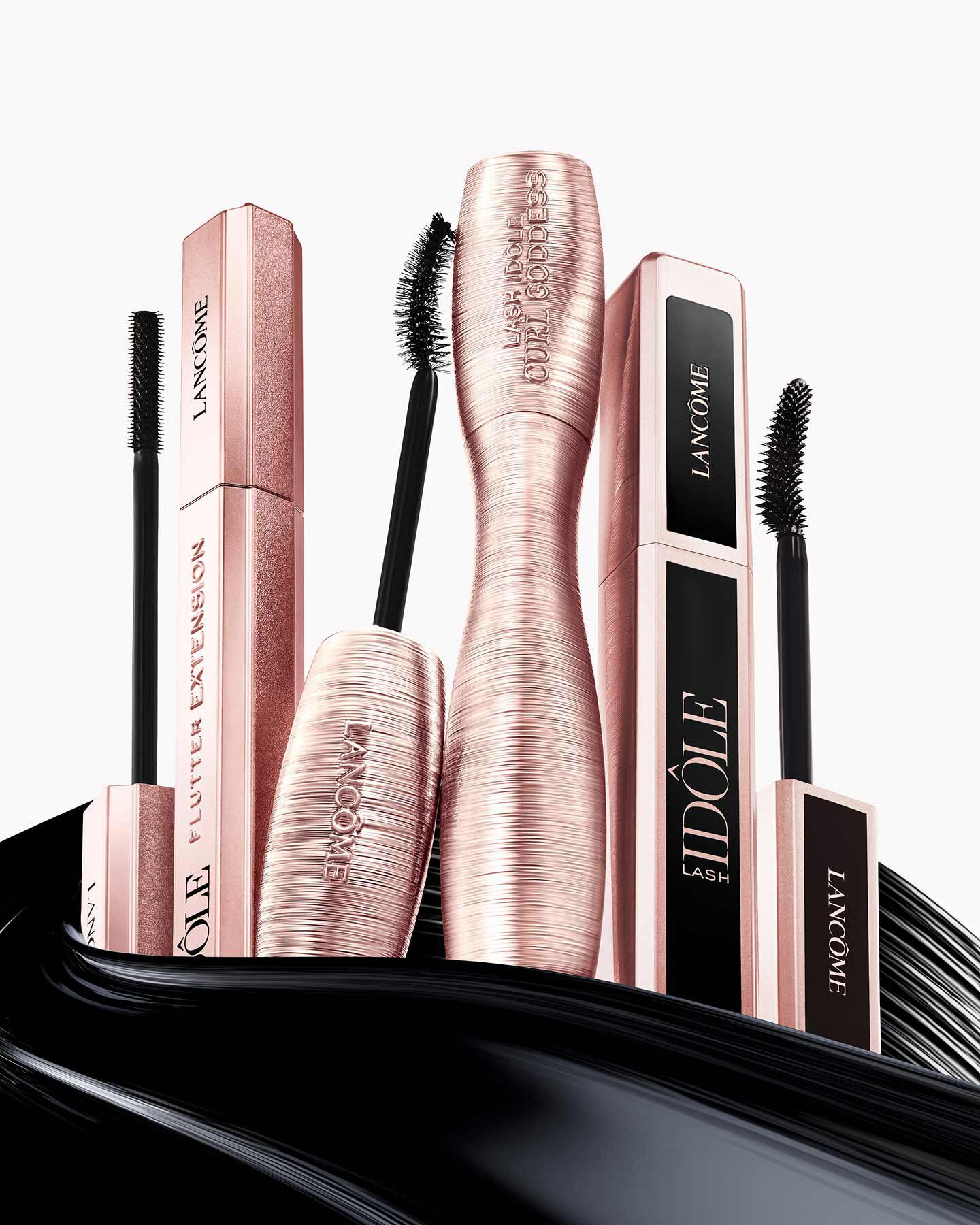 Un assortimento di mascara Lancome Idole, tra cui Lash Idole Curl Goddess e Flutter Extension, in confezioni oro rosa.