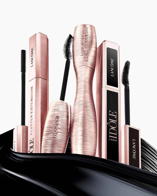 Un assortimento di mascara Lancome Idole, tra cui Lash Idole Curl Goddess e Flutter Extension, in confezioni oro rosa.