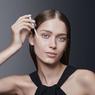 Siero viso effetto lifting: cos’e, applicazione ed efficacia – Lancome