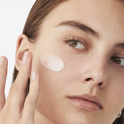 Title: Crema viso per pelle secca: quale scegliere? – Lancome