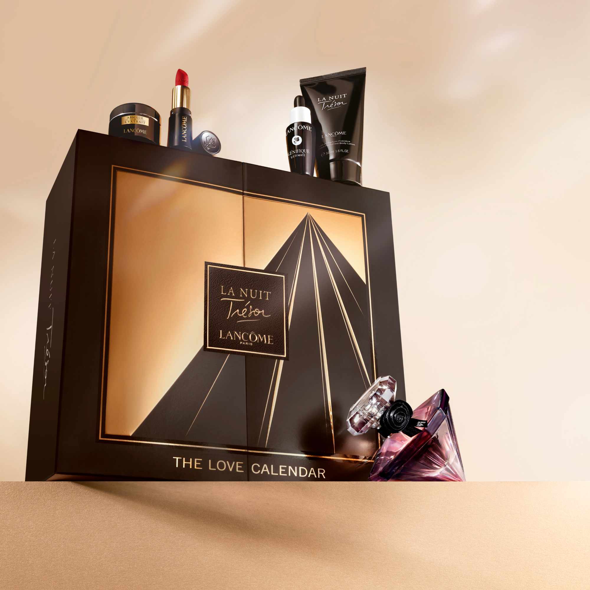 Scatola elegante del calendario dell'amore di Lancôme, contenente profumi e cosmetici di bellezza.
